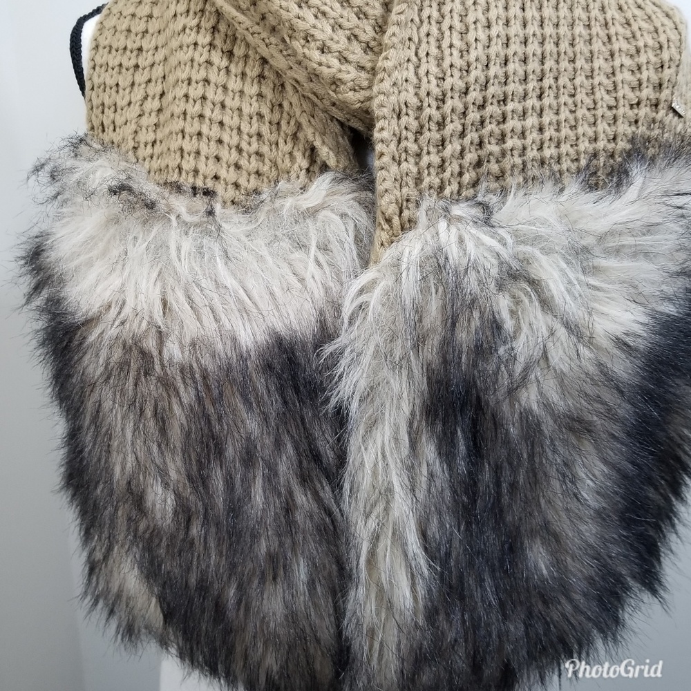 Michael Kors Brown Knit Scarf Faux Fur Pockets - Picture 4 of 7